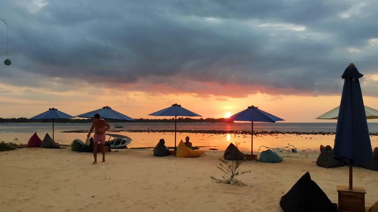 Sunset Beach Bungalow Gili Meno Exteriör bild