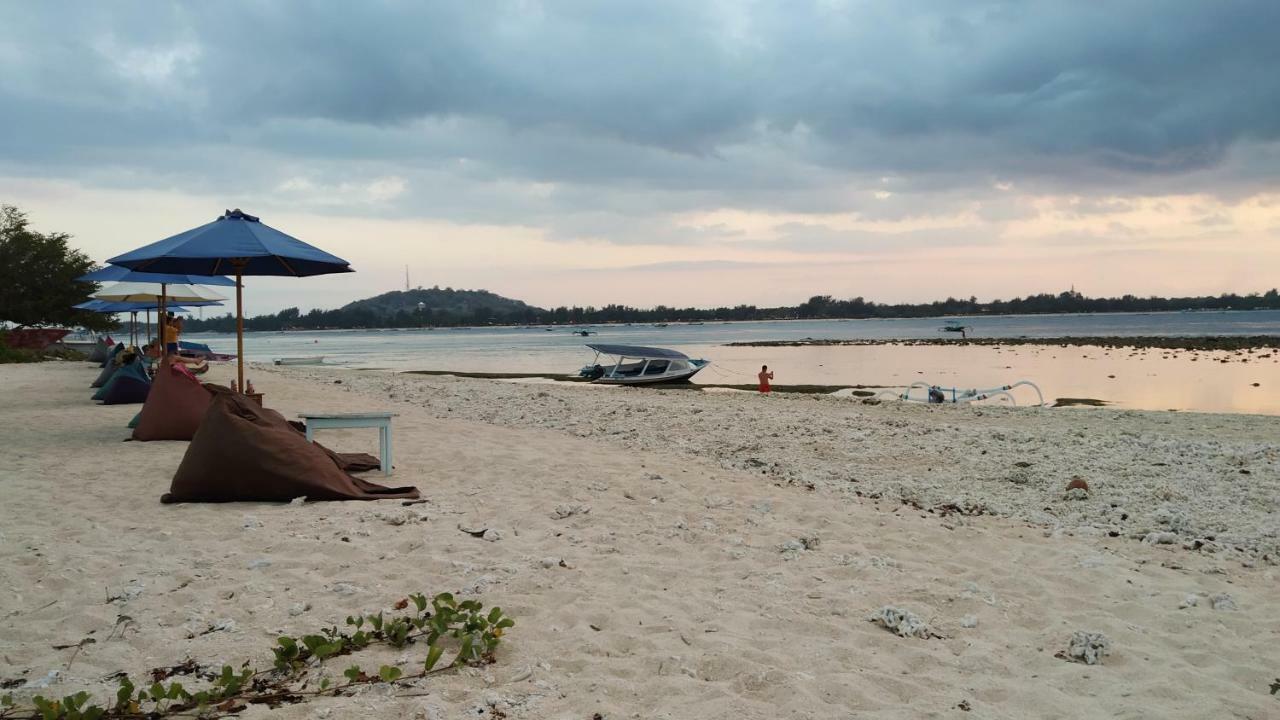 Sunset Beach Bungalow Gili Meno Exteriör bild