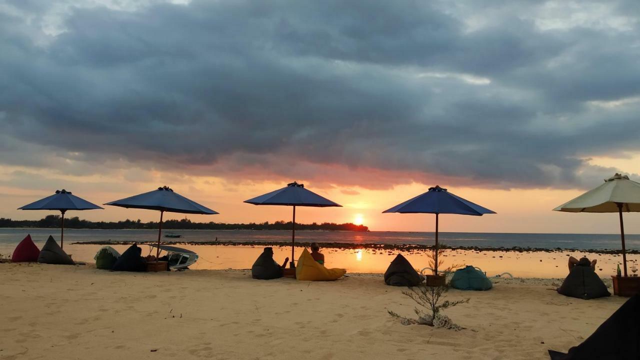 Sunset Beach Bungalow Gili Meno Exteriör bild