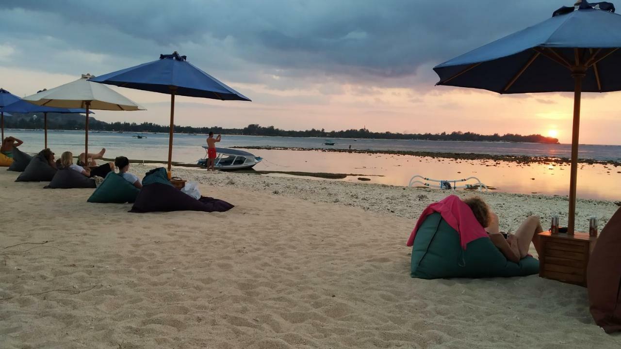 Sunset Beach Bungalow Gili Meno Exteriör bild