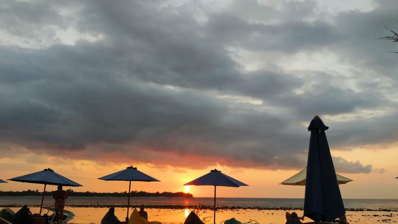 Sunset Beach Bungalow Gili Meno Exteriör bild