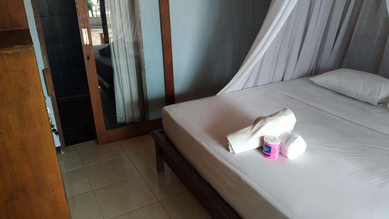 Sunset Beach Bungalow Gili Meno Exteriör bild