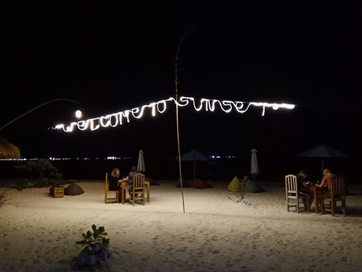 Sunset Beach Bungalow Gili Meno Exteriör bild