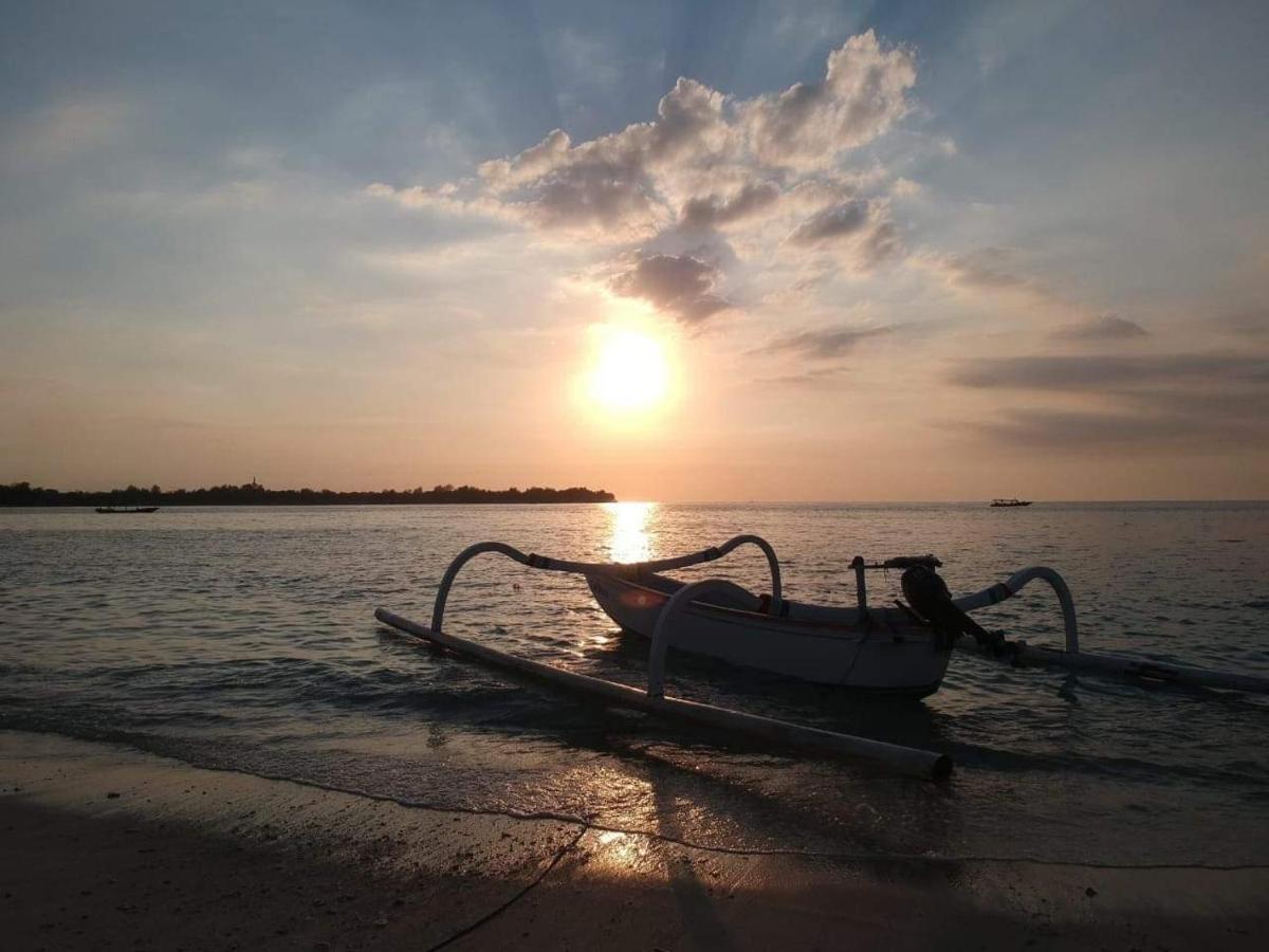 Sunset Beach Bungalow Gili Meno Exteriör bild