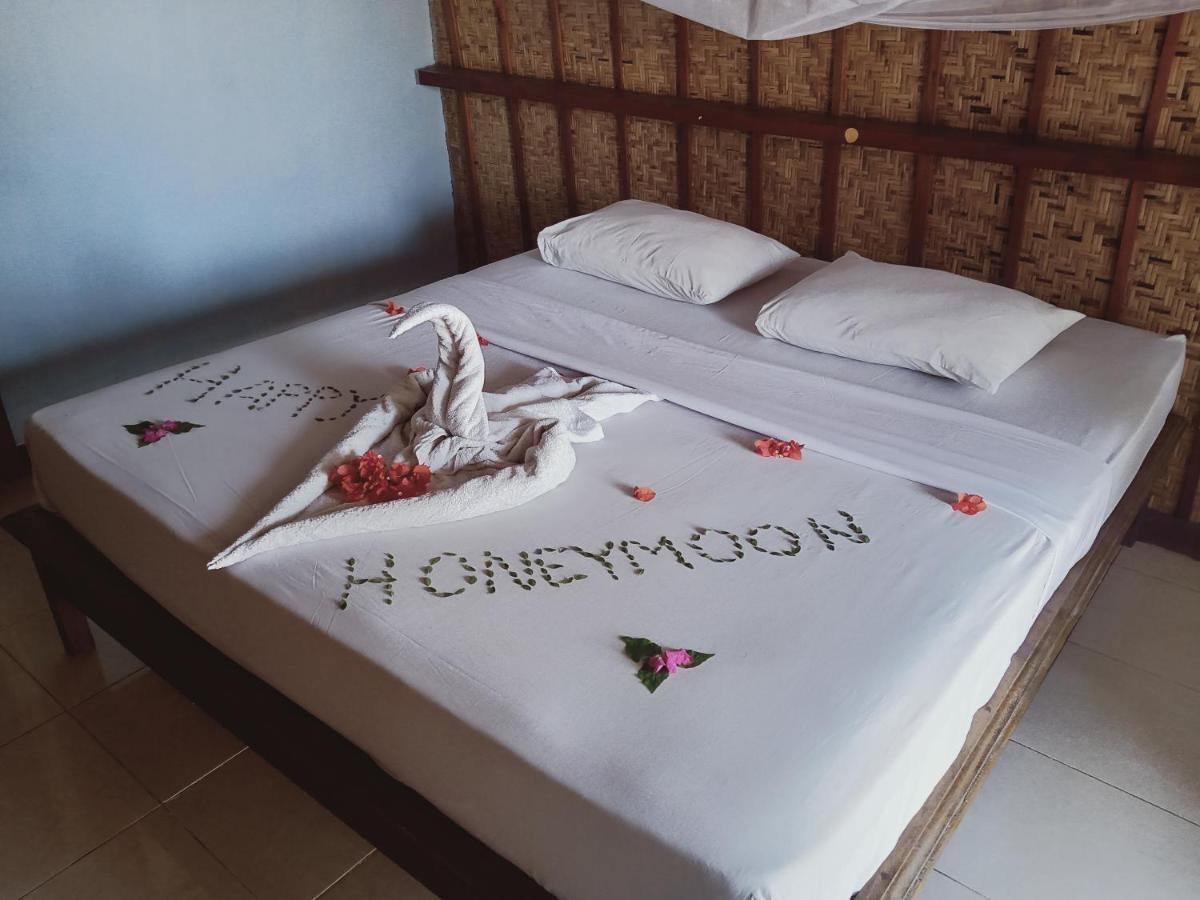 Sunset Beach Bungalow Gili Meno Exteriör bild
